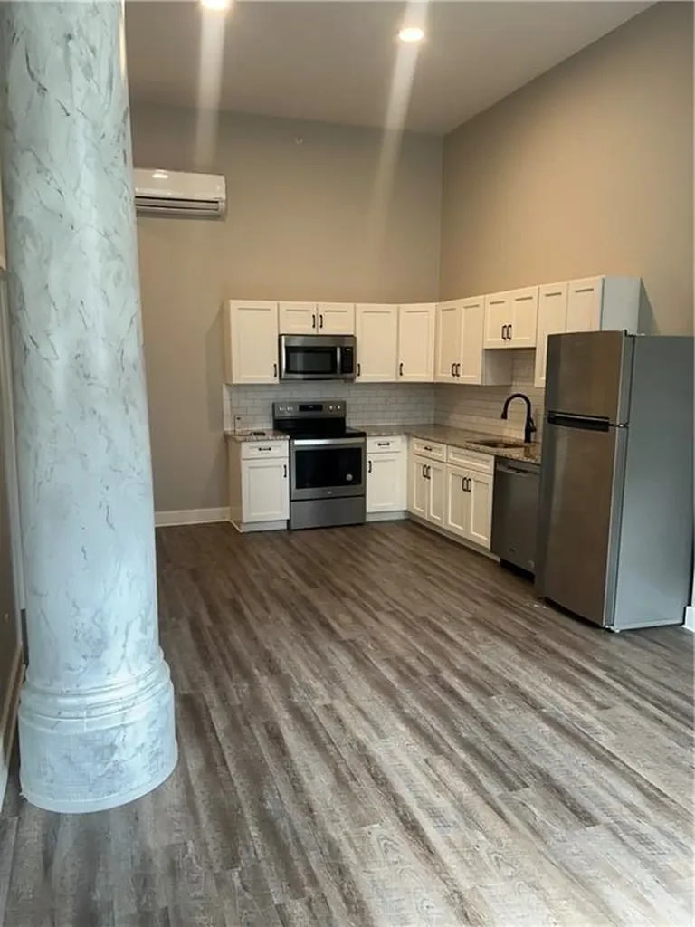 18 Spruce Street Providence RI 02903
