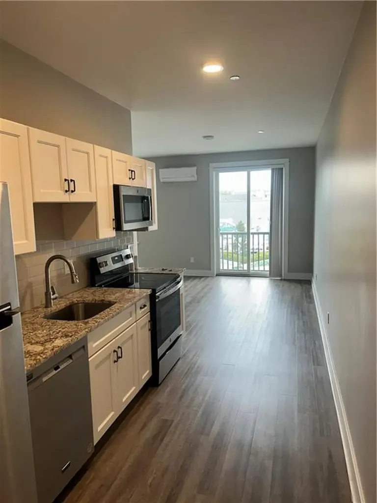 128 Dean Street Providence RI 02903