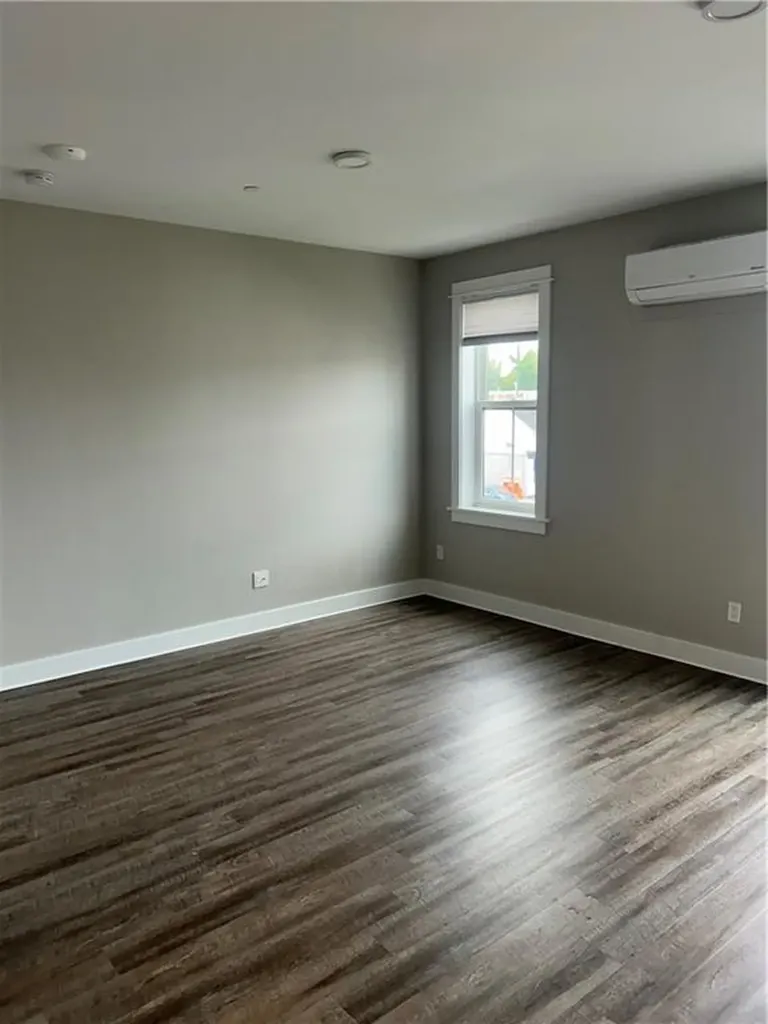 128 Dean Street Providence RI 02903