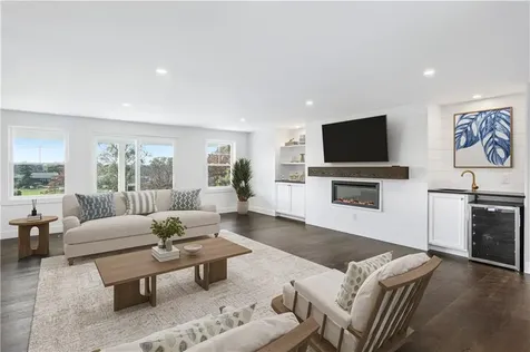 32 Arrowhead Drive Tiverton RI 02878