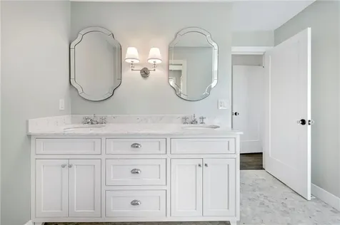 32 Arrowhead Drive Tiverton RI 02878