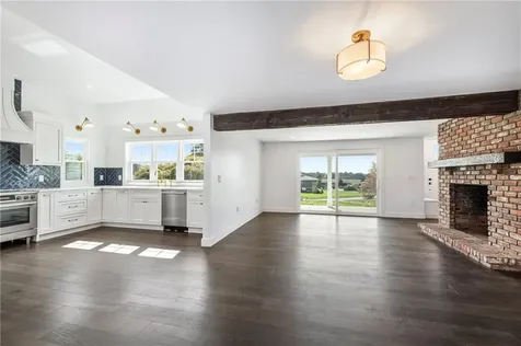 32 Arrowhead Drive Tiverton RI 02878