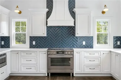 32 Arrowhead Drive Tiverton RI 02878