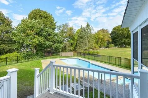 32 Arrowhead Drive Tiverton RI 02878