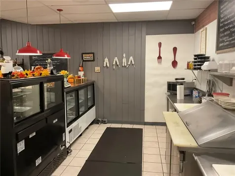 1557 Plainfield Pike Johnston RI 02919
