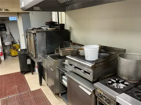 1557 Plainfield Pike Johnston RI 02919