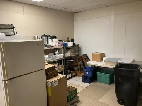 1557 Plainfield Pike Johnston RI 02919