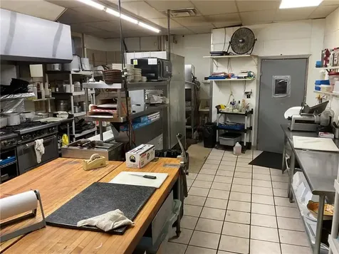 1557 Plainfield Pike Johnston RI 02919