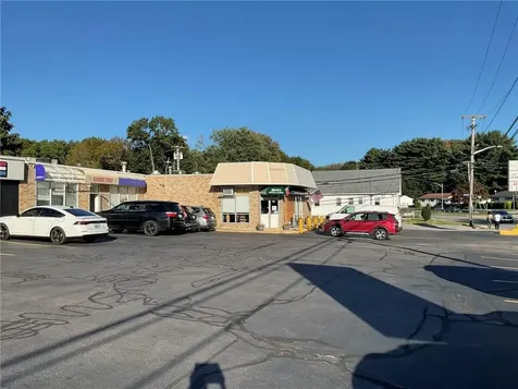 1557 Plainfield Pike Johnston RI 02919