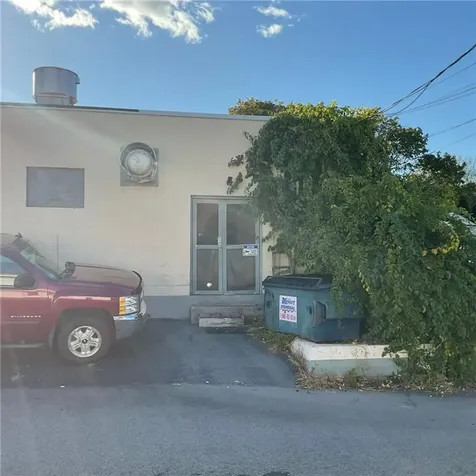 1557 Plainfield Pike Johnston RI 02919