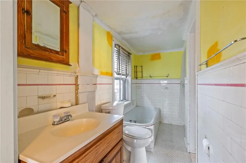 61 Whitmarsh Street Providence RI 02907