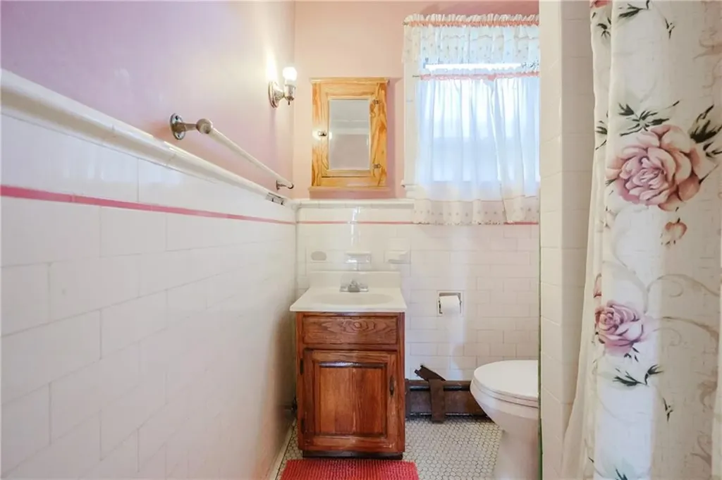 61 Whitmarsh Street Providence RI 02907