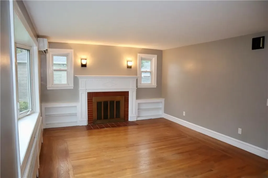 10 Fairfield Avenue East Providence RI 02915