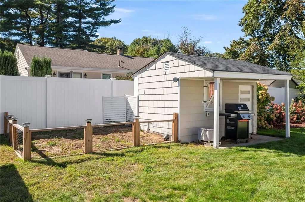 12 Halsey Drive Smithfield RI 02917
