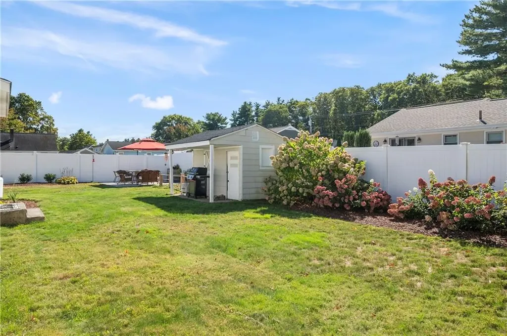 12 Halsey Drive Smithfield RI 02917