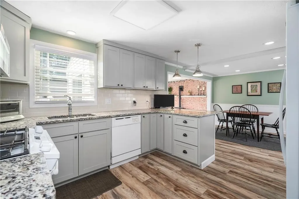 12 Halsey Drive Smithfield RI 02917