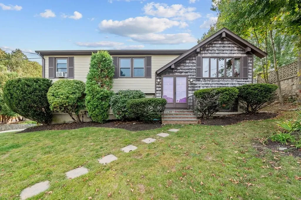 17 David Drive Johnston RI 02919