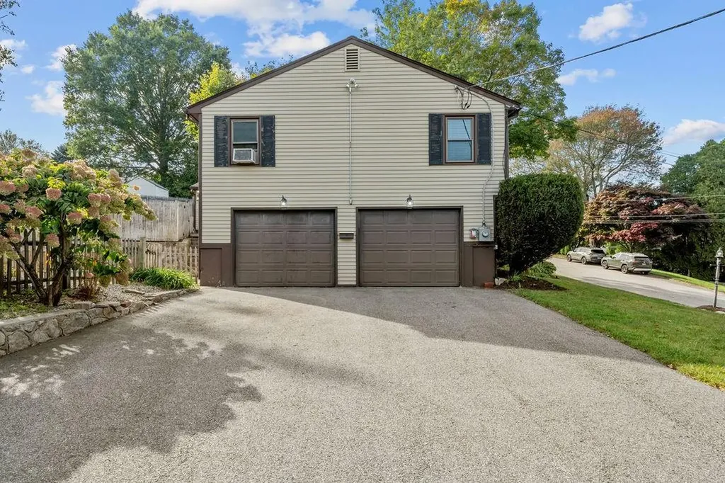 17 David Drive Johnston RI 02919