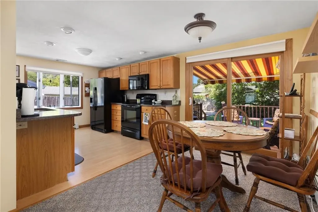4 Avenue E Lincoln RI 02865