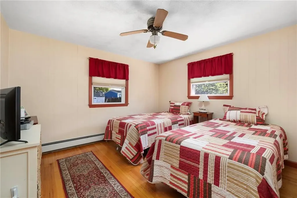 4 Avenue E Lincoln RI 02865