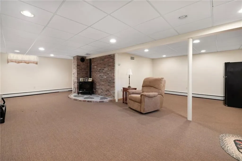 4 Avenue E Lincoln RI 02865