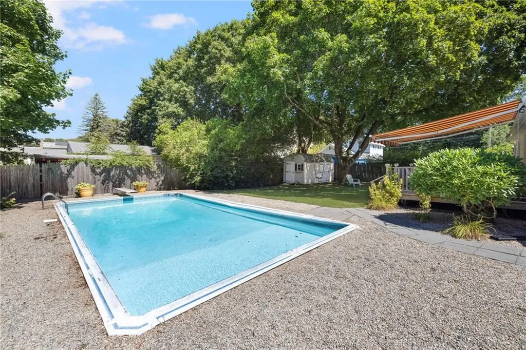 4 Avenue E Lincoln RI 02865