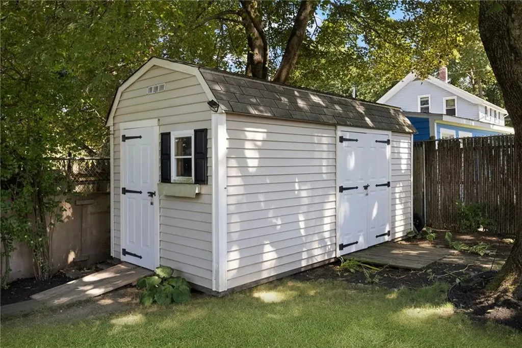 4 Avenue E Lincoln RI 02865