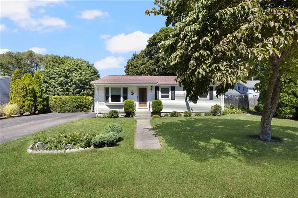 4 Avenue E Lincoln RI 02865