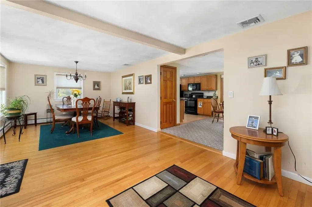 4 Avenue E Lincoln RI 02865