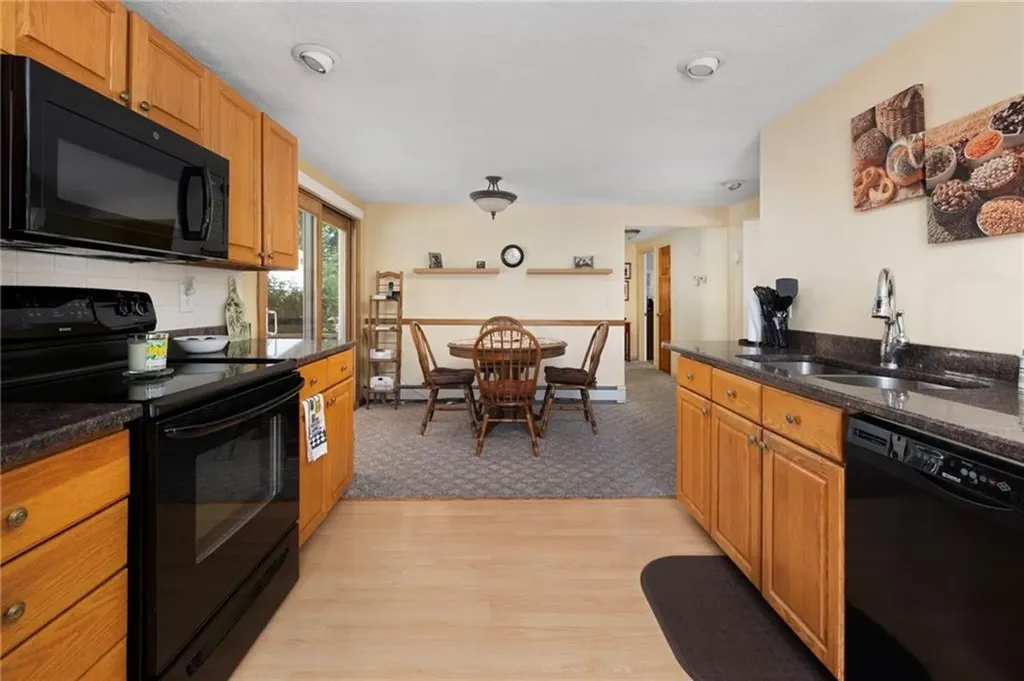 4 Avenue E Lincoln RI 02865