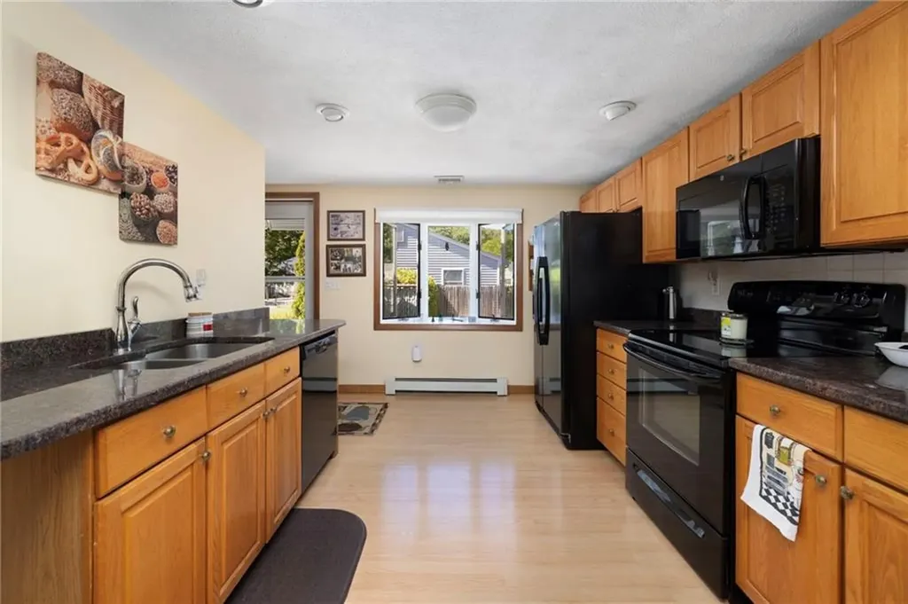 4 Avenue E Lincoln RI 02865