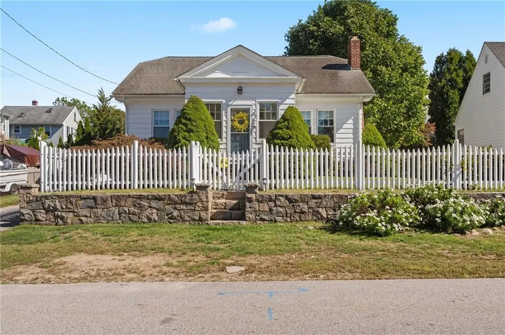 4 Westminster Street Westerly RI 02891