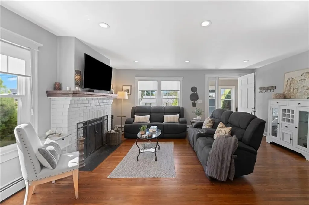 4 Westminster Street Westerly RI 02891