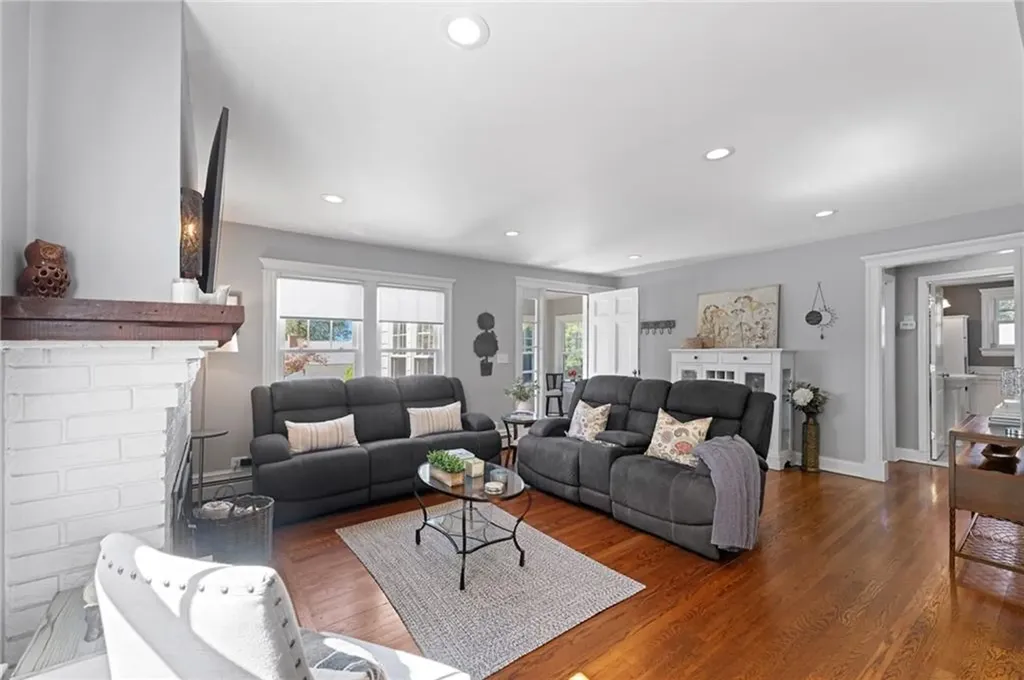 4 Westminster Street Westerly RI 02891