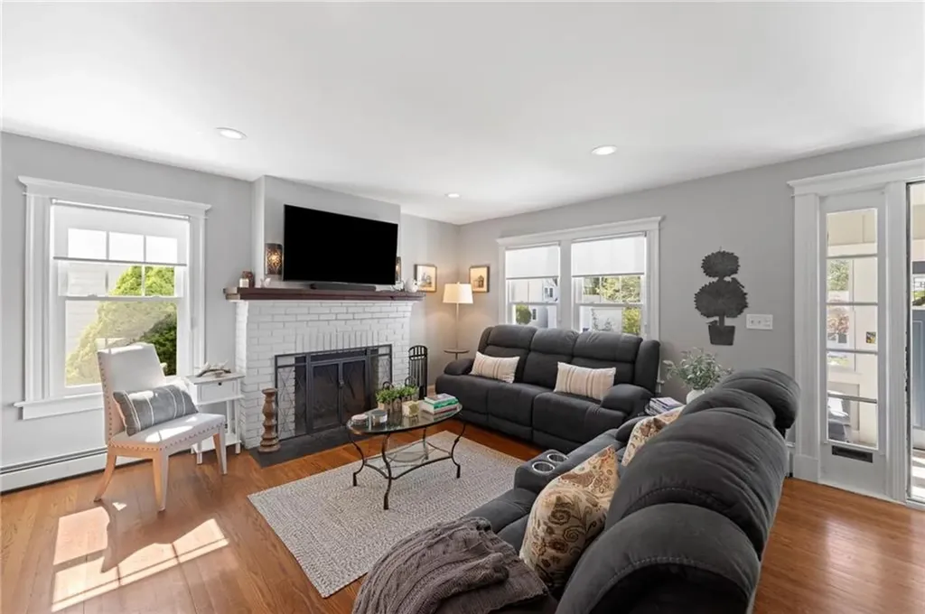 4 Westminster Street Westerly RI 02891