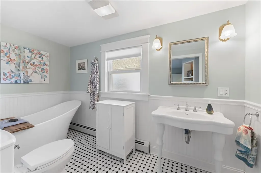 4 Westminster Street Westerly RI 02891