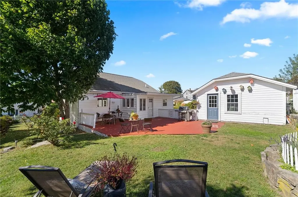 4 Westminster Street Westerly RI 02891