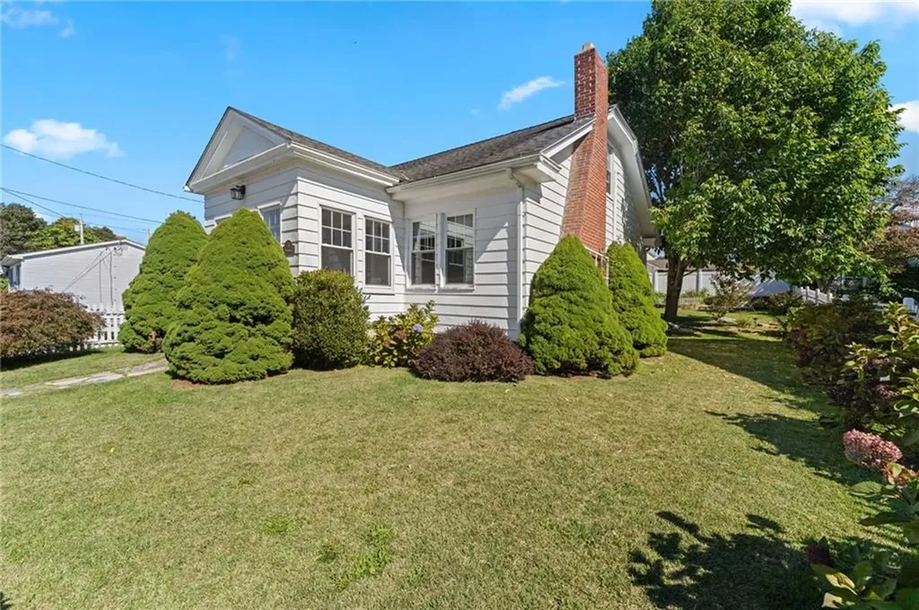 4 Westminster Street Westerly RI 02891