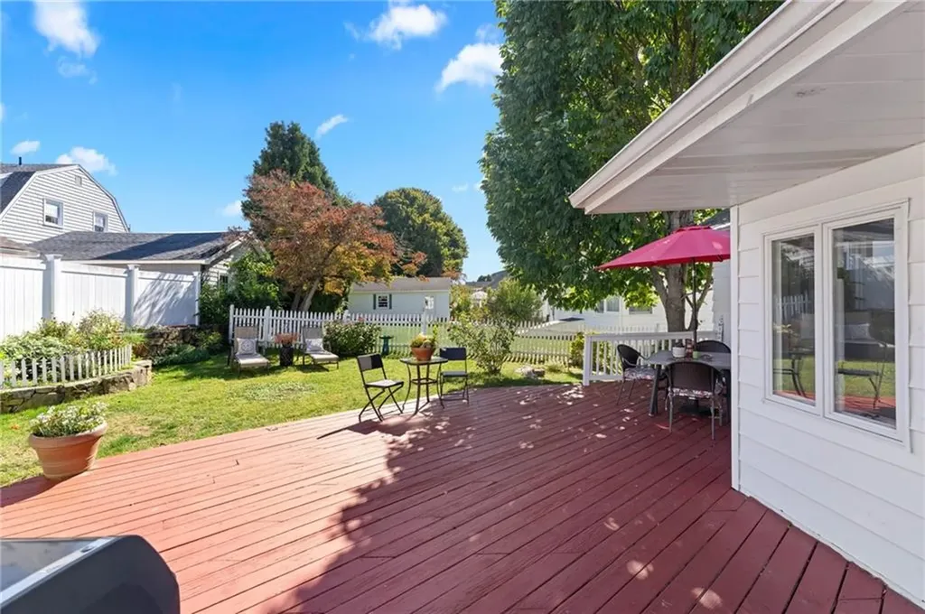 4 Westminster Street Westerly RI 02891