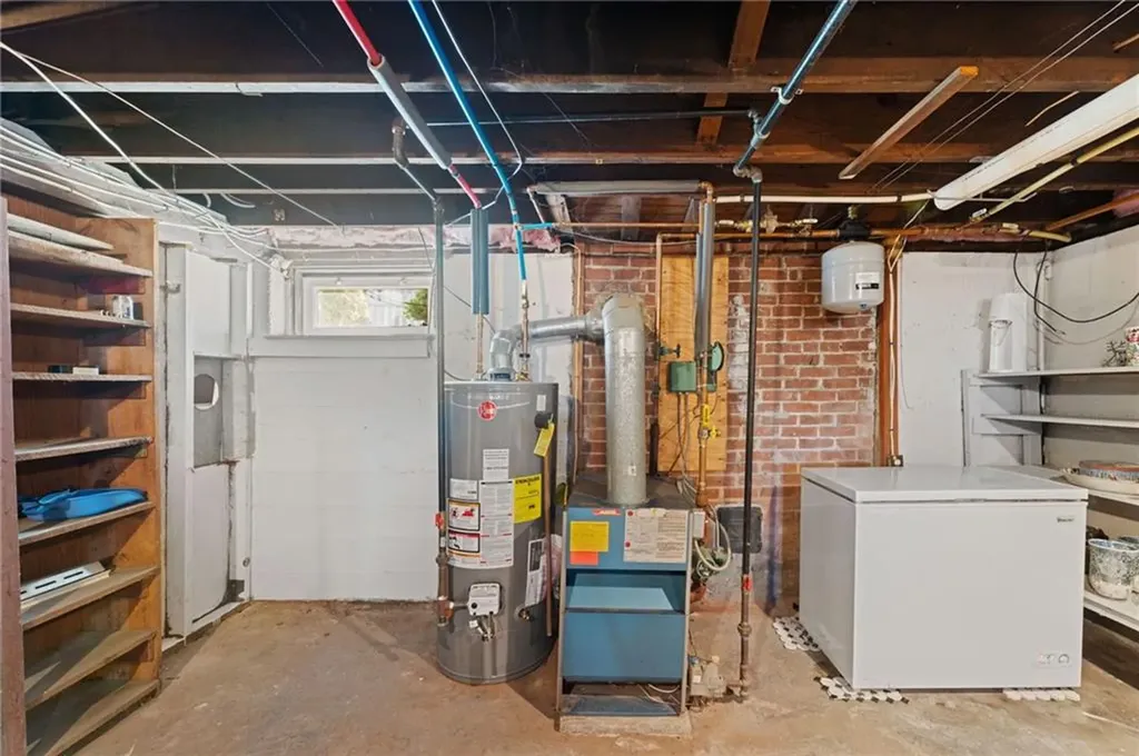 4 Westminster Street Westerly RI 02891