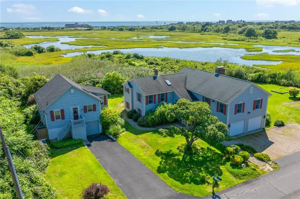 124 Houston Avenue Narragansett RI 02882