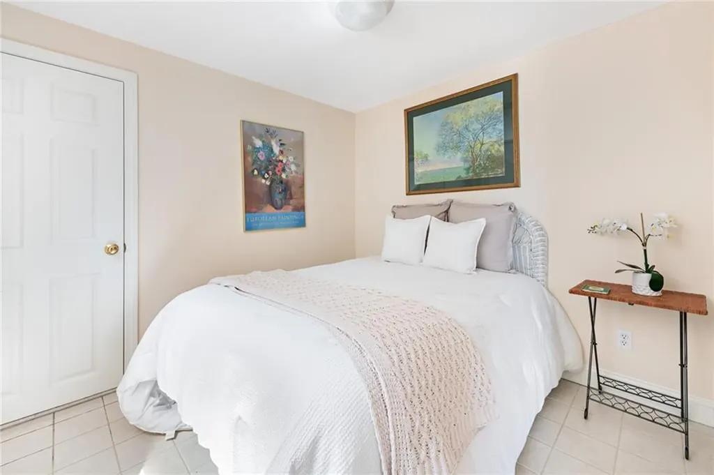 124 Houston Avenue Narragansett RI 02882