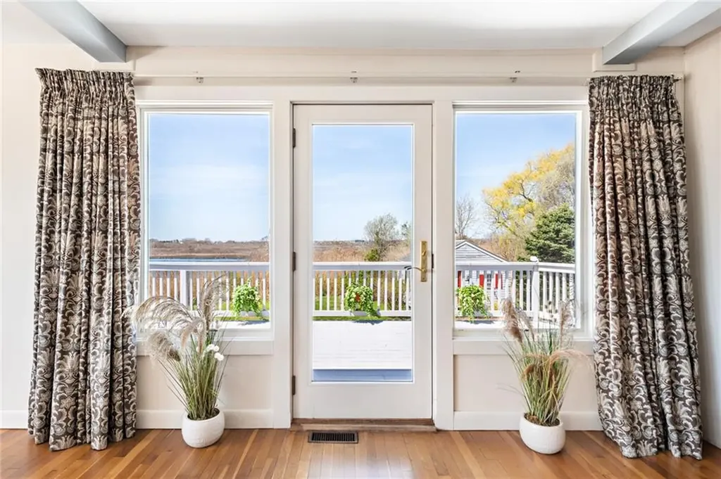 124 Houston Avenue Narragansett RI 02882