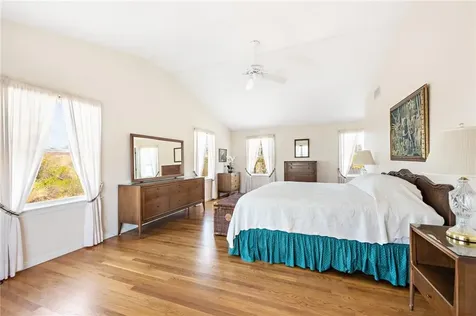 124 Houston Avenue Narragansett RI 02882