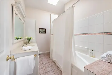 124 Houston Avenue Narragansett RI 02882