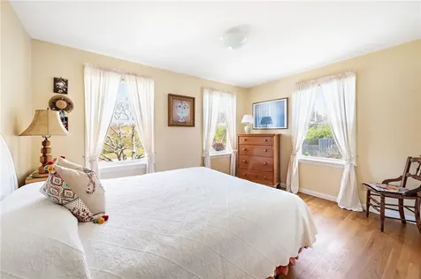 124 Houston Avenue Narragansett RI 02882