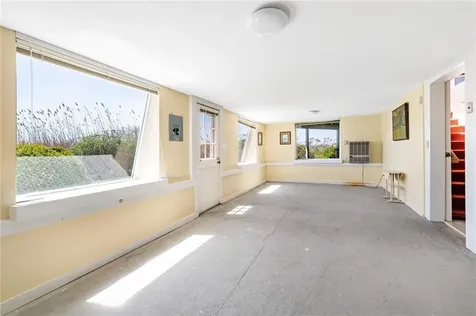 124 Houston Avenue Narragansett RI 02882