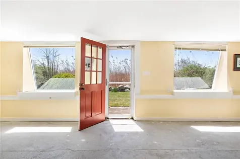 124 Houston Avenue Narragansett RI 02882