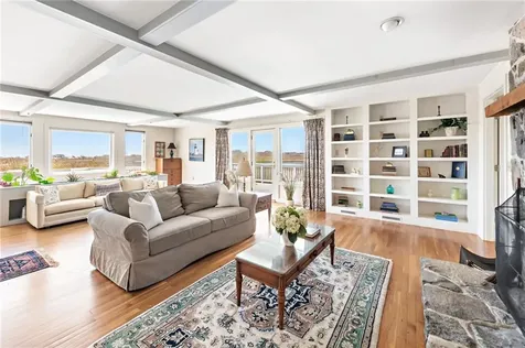 124 Houston Avenue Narragansett RI 02882