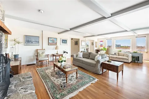 124 Houston Avenue Narragansett RI 02882